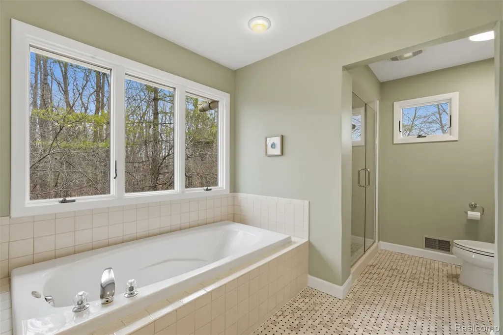 2181 Trillium Woods Drive Ann Arbor Charter Township MI 48105