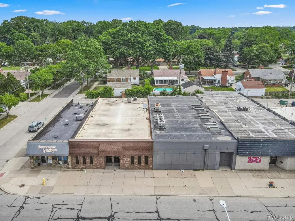 22015 Outer Drive Dearborn City MI 48124