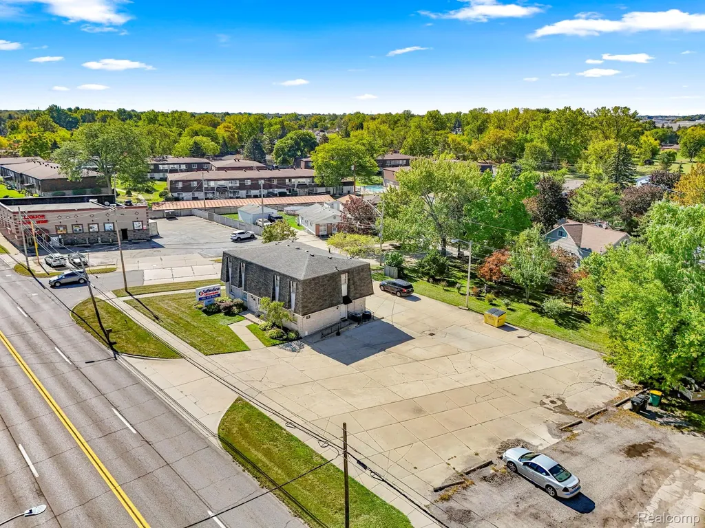 30401 Utica Road Roseville City MI 48066