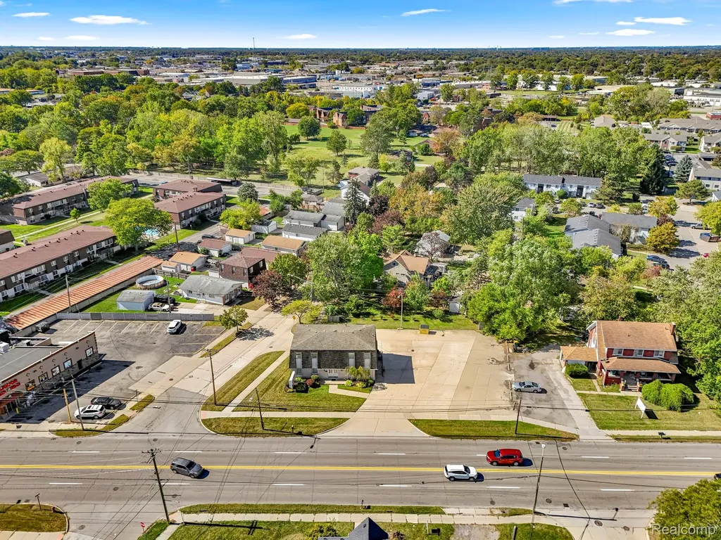 30401 Utica Road Roseville City MI 48066