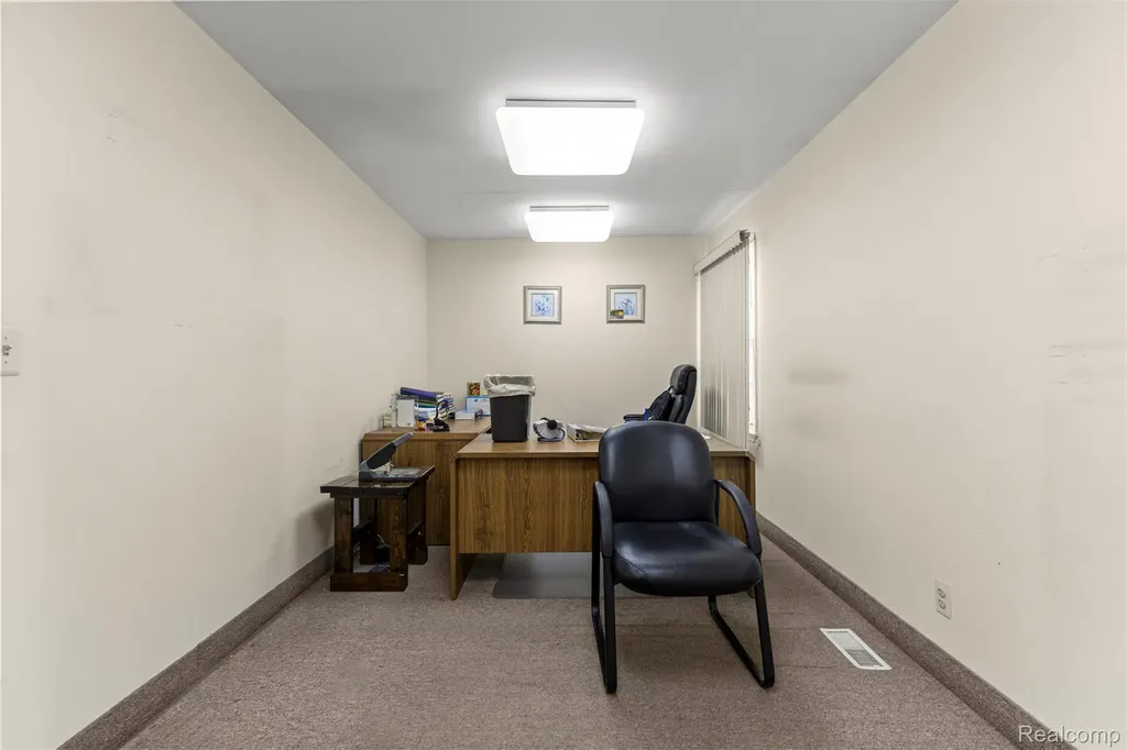 30401 Utica Road Roseville City MI 48066