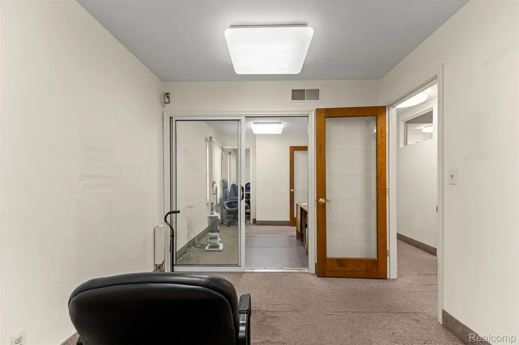 30401 Utica Road Roseville City MI 48066