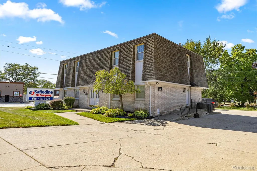 30401 Utica Road Roseville City MI 48066