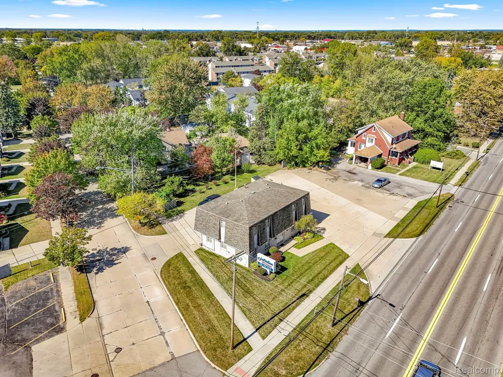 30401 Utica Road Roseville City MI 48066