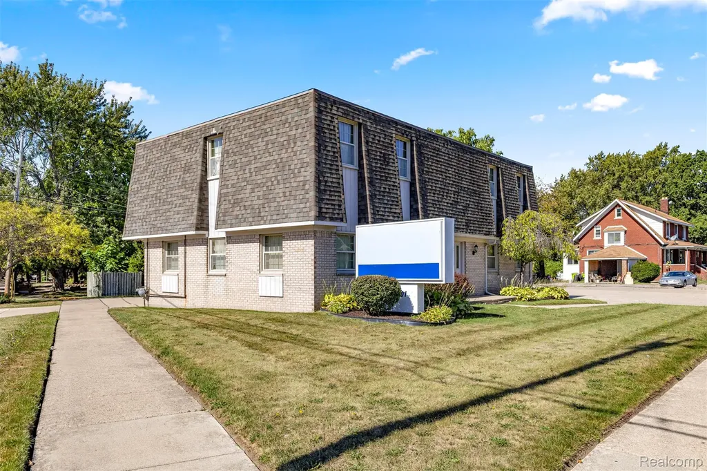 30401 Utica Road Roseville City MI 48066