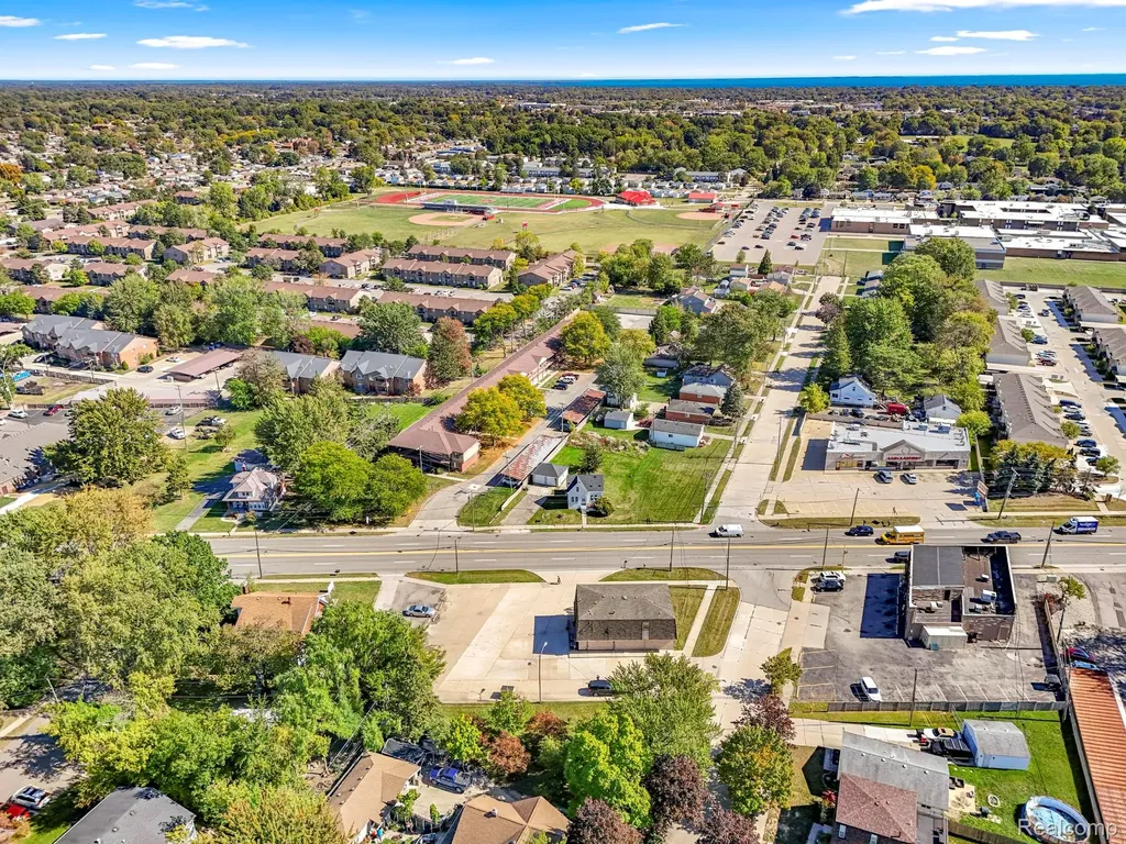 30401 Utica Road Roseville City MI 48066
