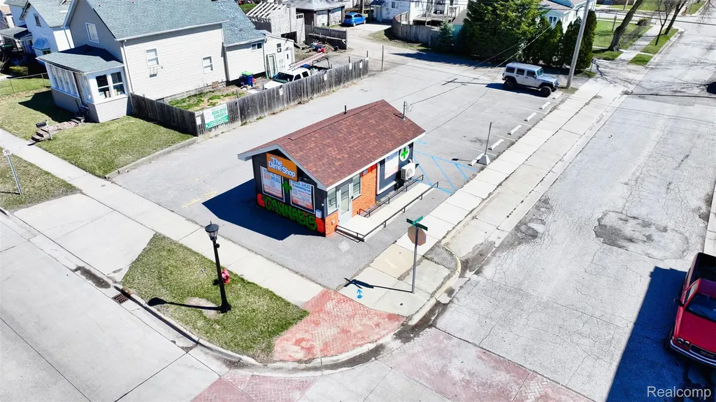 1525 Broadway Street Bay City City MI 48708