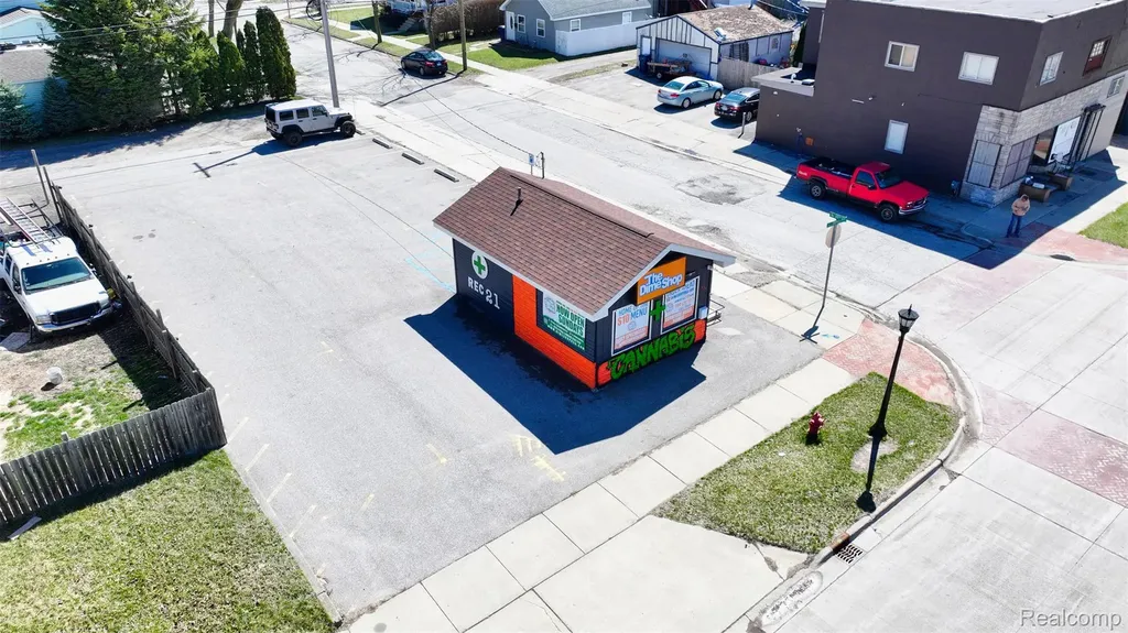 1525 Broadway Street Bay City City MI 48708
