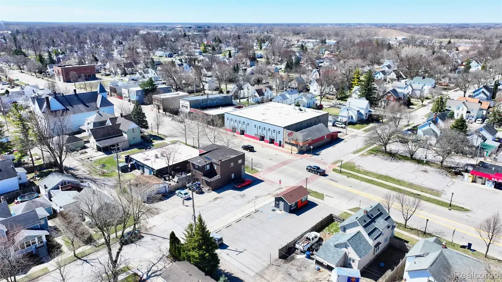 1525 Broadway Street Bay City City MI 48708