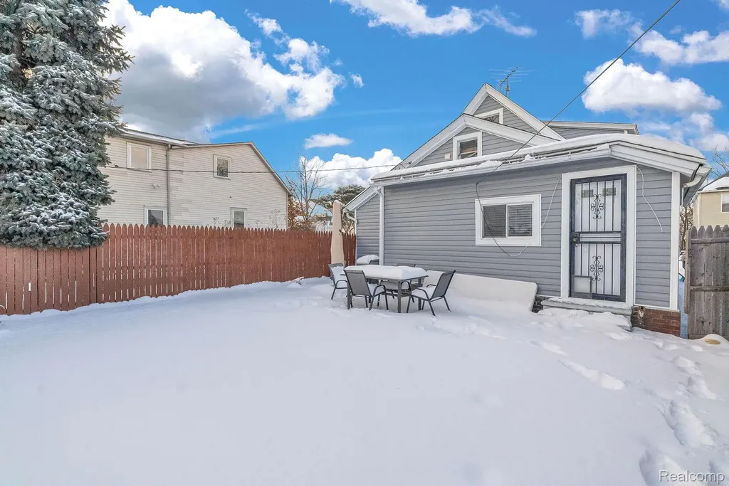 2248 Faber Street Hamtramck City MI 48212