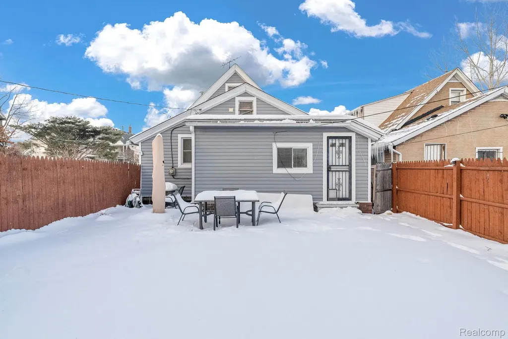 2248 Faber Street Hamtramck City MI 48212