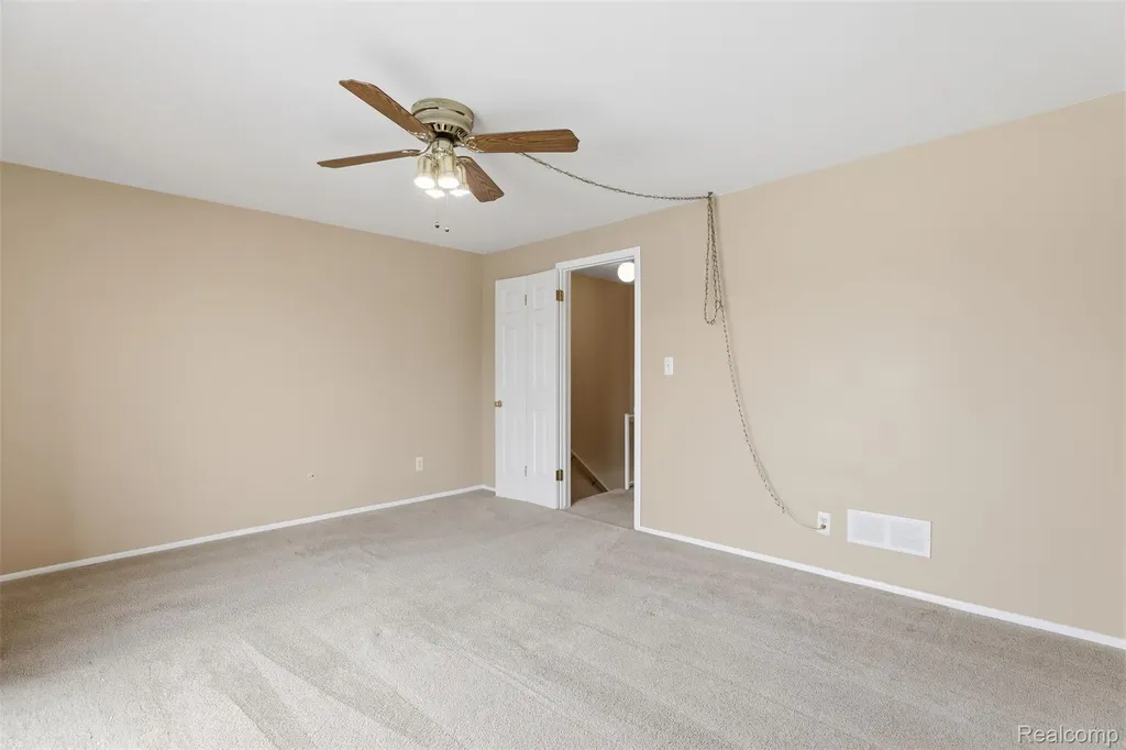 28332 Universal Drive Warren City MI 48092