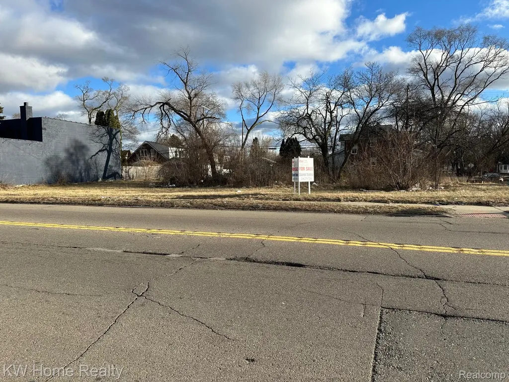 3302 E 7 Mile Road Detroit City MI 48234
