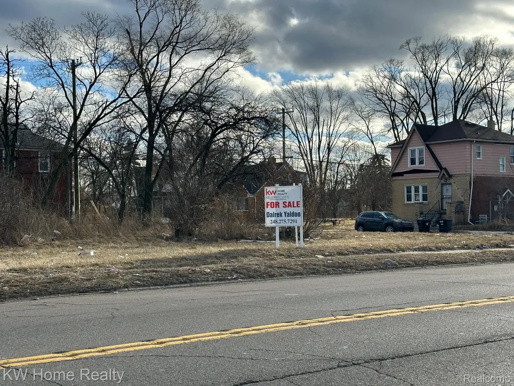 3302 E 7 Mile Road Detroit City MI 48234