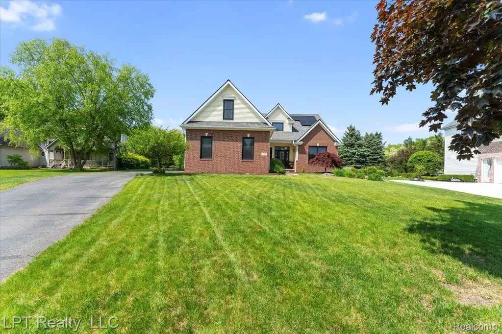 Green Oak Township MI, 8617 Bonaventure Drive