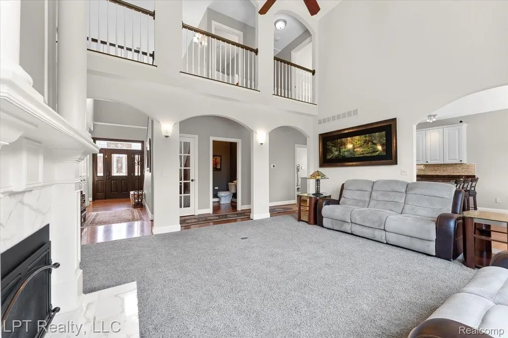 8617 Bonaventure Drive Green Oak Township MI 48116