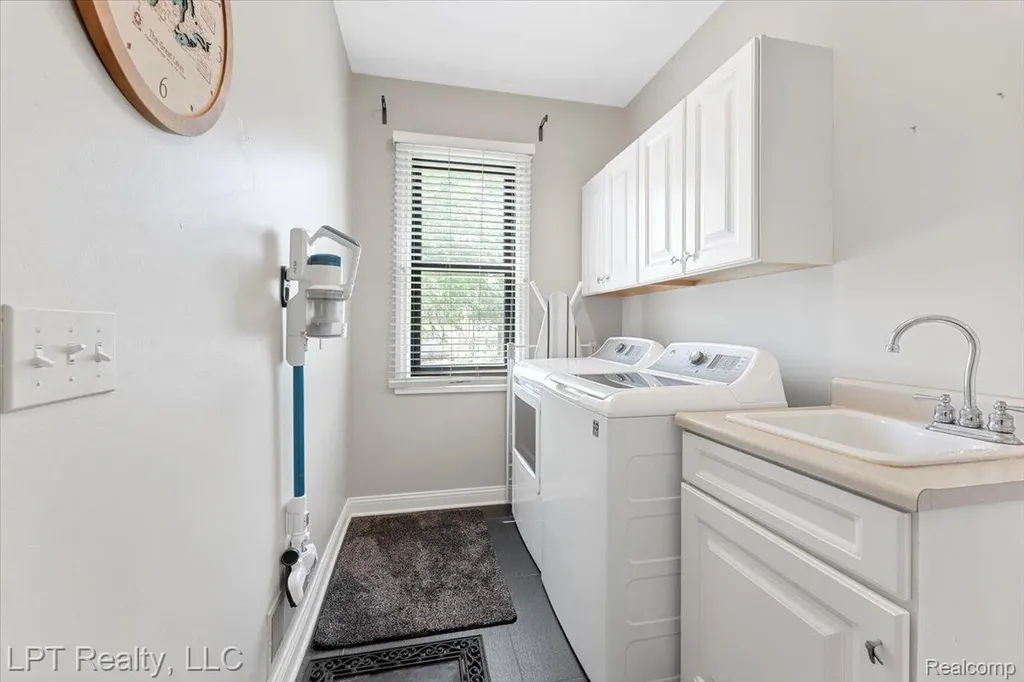 8617 Bonaventure Drive Green Oak Township MI 48116