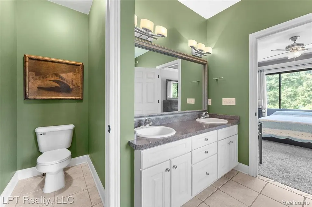 8617 Bonaventure Drive Green Oak Township MI 48116