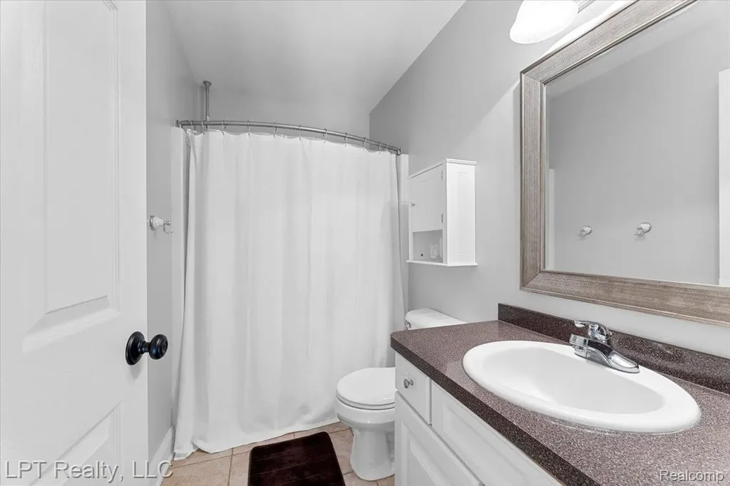 8617 Bonaventure Drive Green Oak Township MI 48116