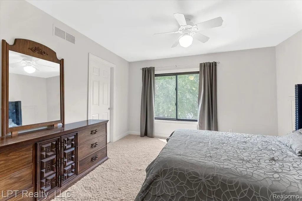 8617 Bonaventure Drive Green Oak Township MI 48116