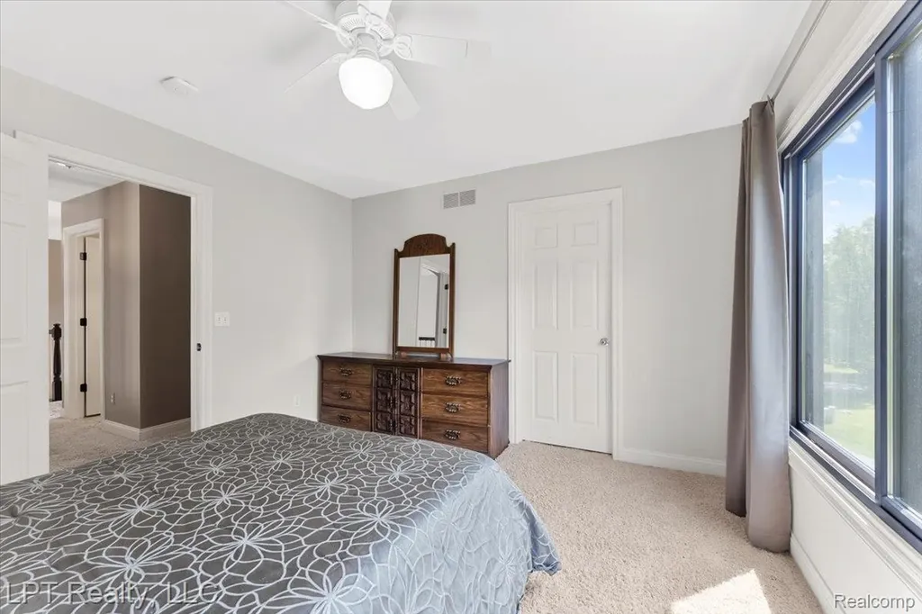 8617 Bonaventure Drive Green Oak Township MI 48116