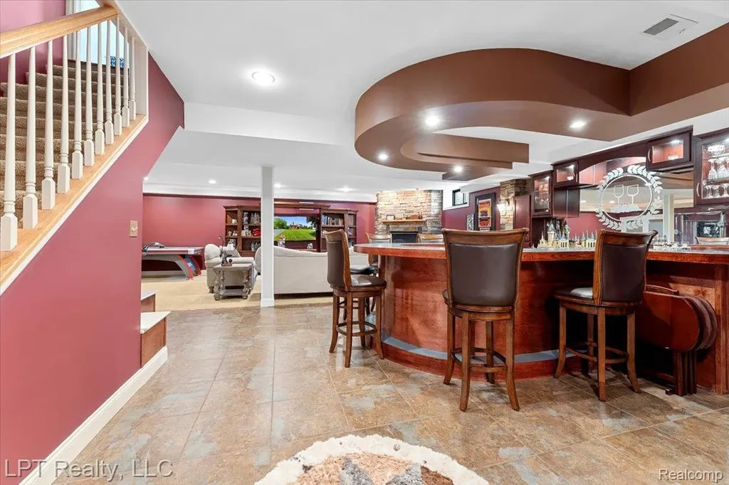 8617 Bonaventure Drive Green Oak Township MI 48116