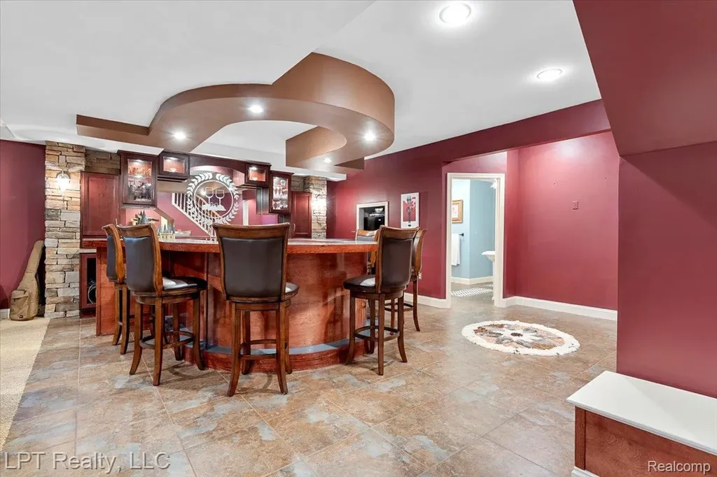 8617 Bonaventure Drive Green Oak Township MI 48116