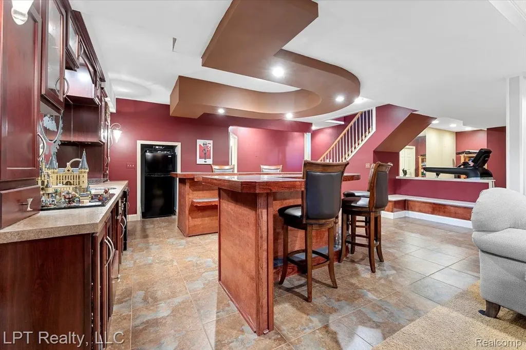 8617 Bonaventure Drive Green Oak Township MI 48116