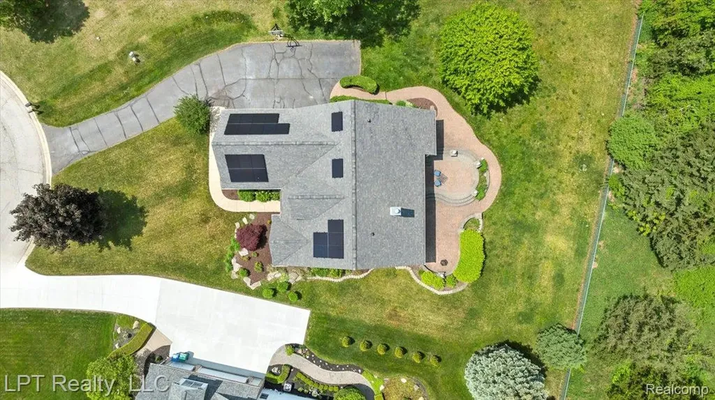 8617 Bonaventure Drive Green Oak Township MI 48116