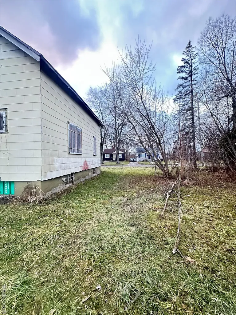 4816 Glenn Avenue Flint City MI 48505
