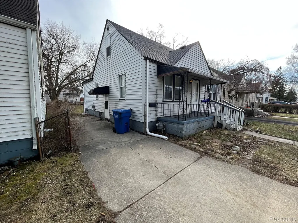 7552 Westminster Avenue Warren City MI 48091
