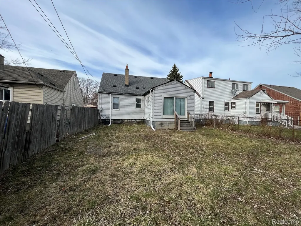 7552 Westminster Avenue Warren City MI 48091