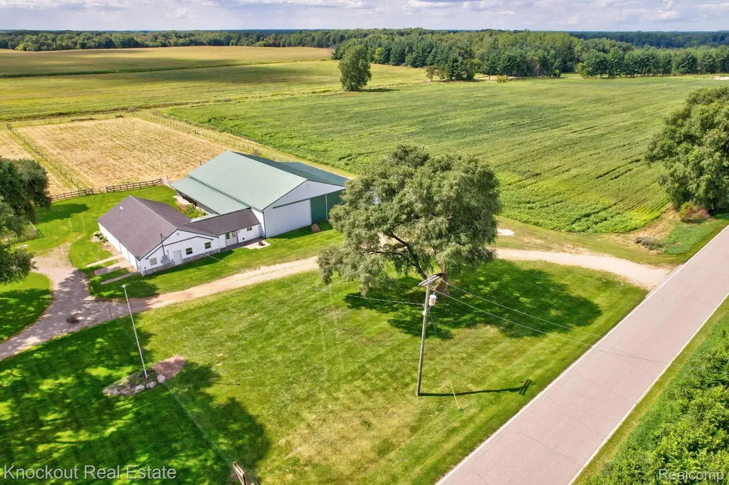 8424 Oak Road Millington Township MI 48746