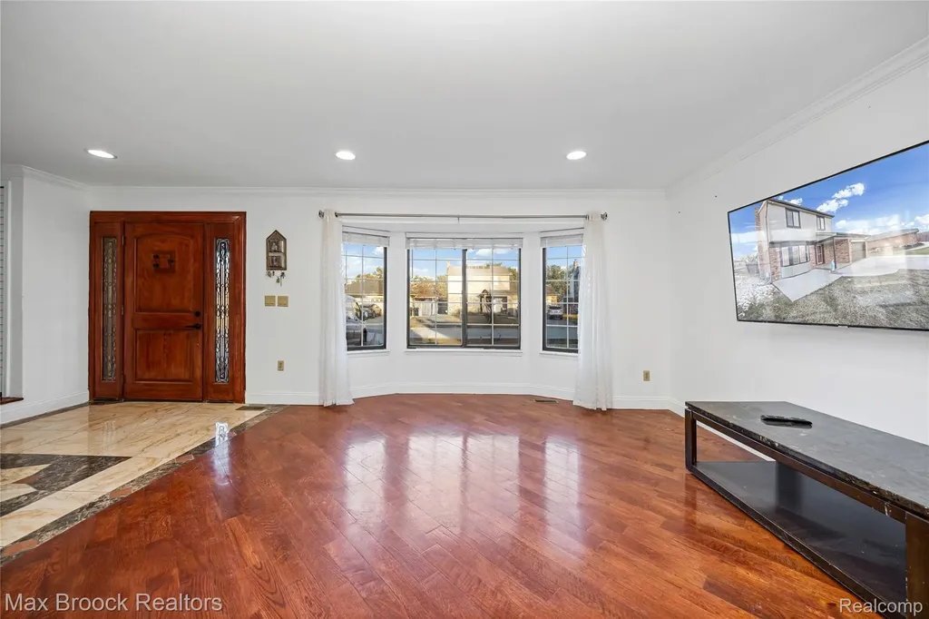 38327 Sleigh Drive Sterling Heights City MI 48310