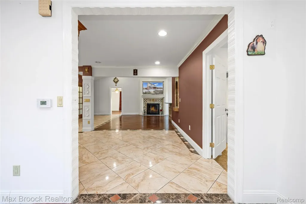 38327 Sleigh Drive Sterling Heights City MI 48310