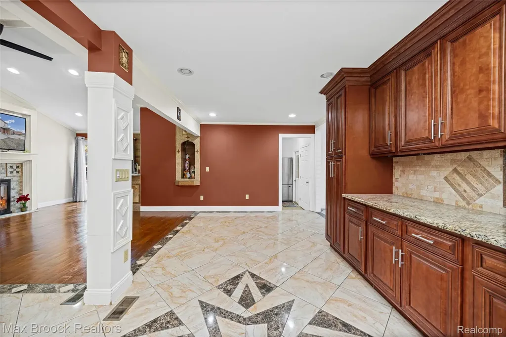 38327 Sleigh Drive Sterling Heights City MI 48310