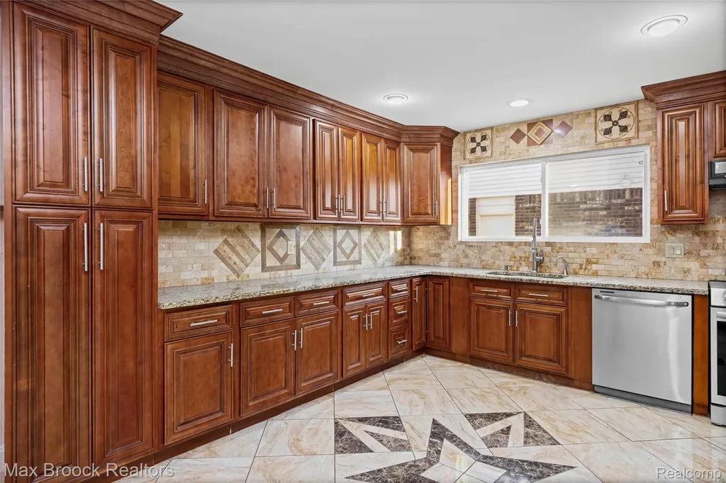 38327 Sleigh Drive Sterling Heights City MI 48310