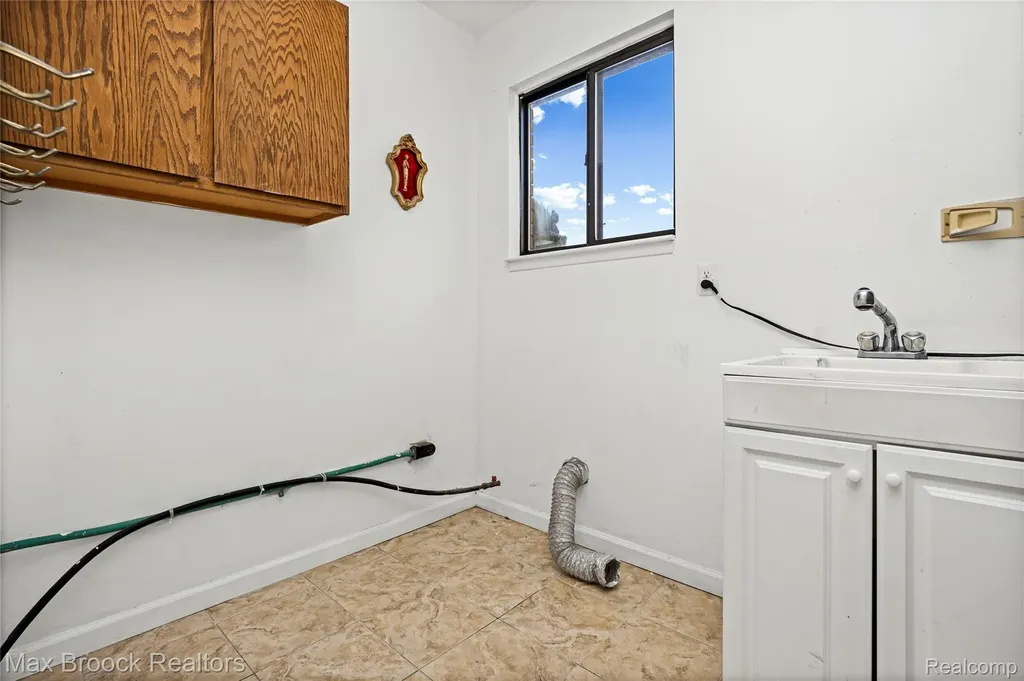 38327 Sleigh Drive Sterling Heights City MI 48310