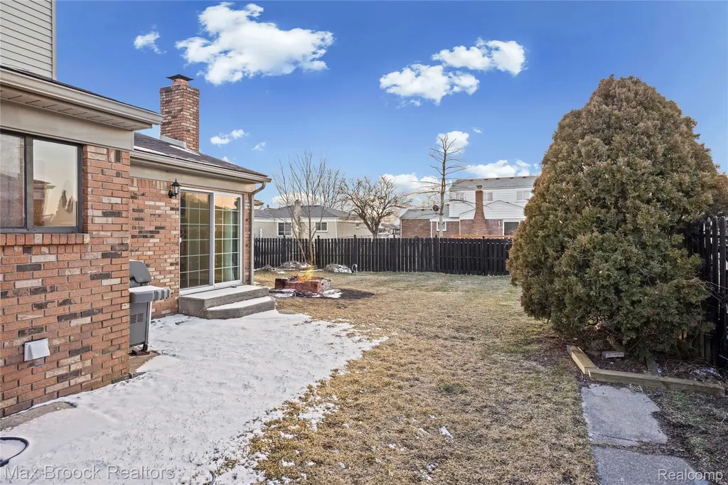 38327 Sleigh Drive Sterling Heights City MI 48310