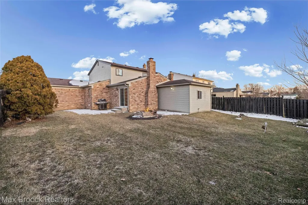 38327 Sleigh Drive Sterling Heights City MI 48310