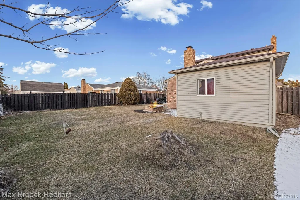 38327 Sleigh Drive Sterling Heights City MI 48310