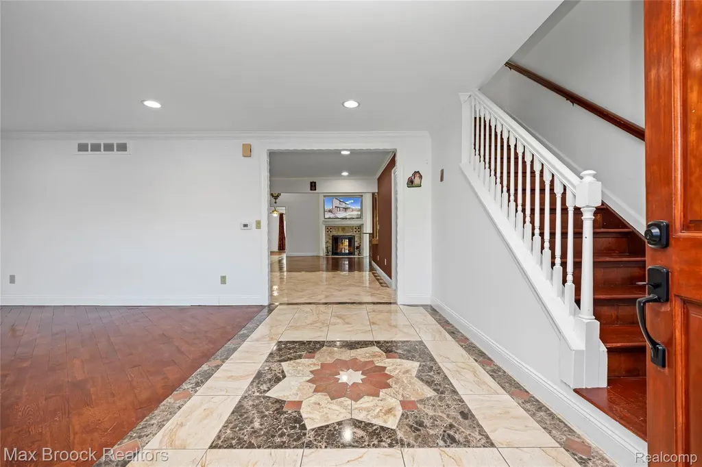 38327 Sleigh Drive Sterling Heights City MI 48310