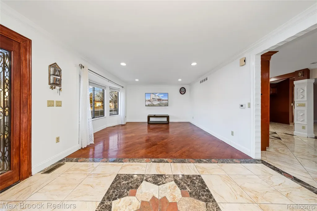 38327 Sleigh Drive Sterling Heights City MI 48310
