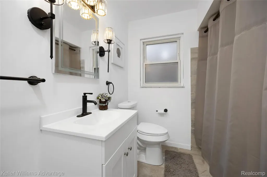 19438 Winthrop Street Detroit City MI 48235