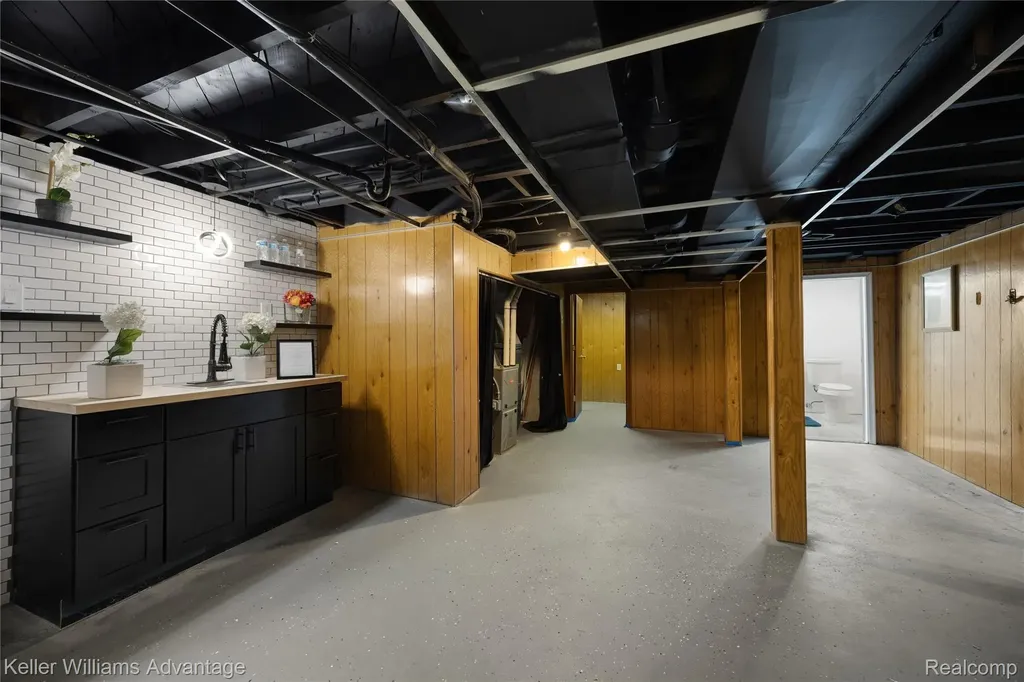 19438 Winthrop Street Detroit City MI 48235