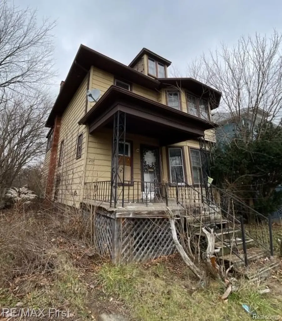 209 Connecticut Street Highland Park City MI 48203