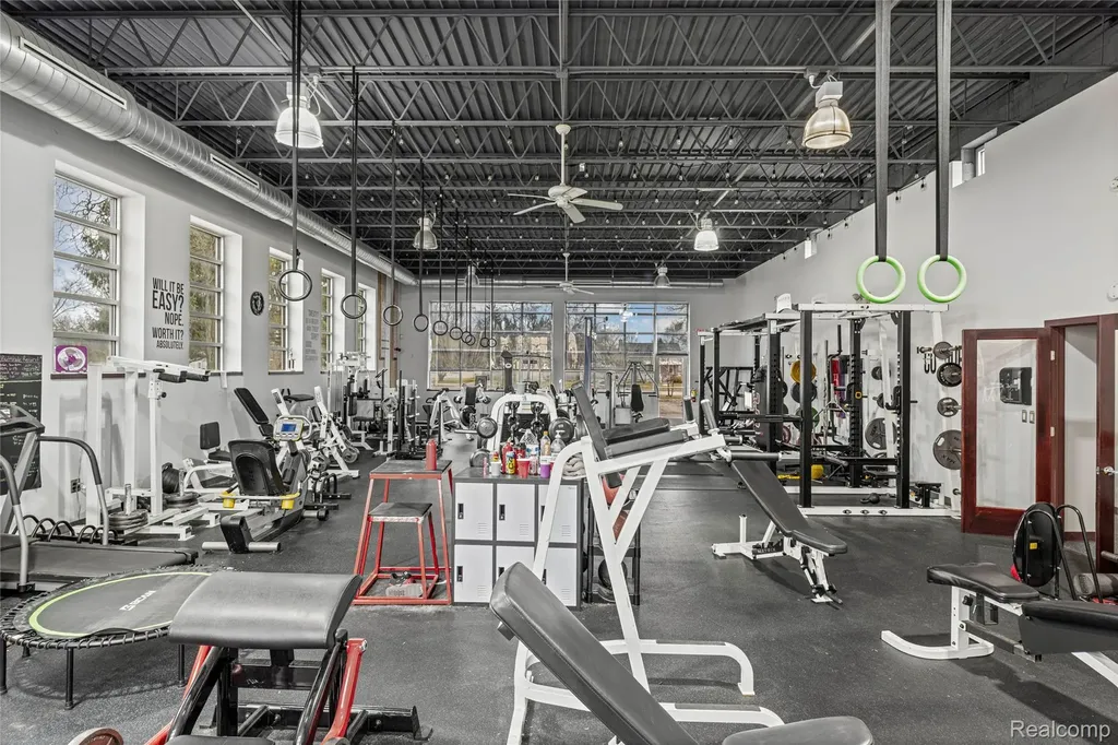19337 Farmington Road Livonia City MI 48152