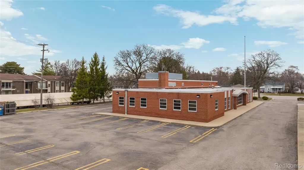 19337 Farmington Road Livonia City MI 48152