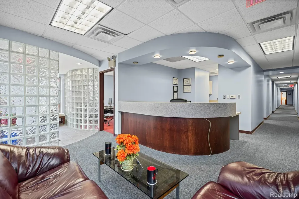 19337 Farmington Road Livonia City MI 48152