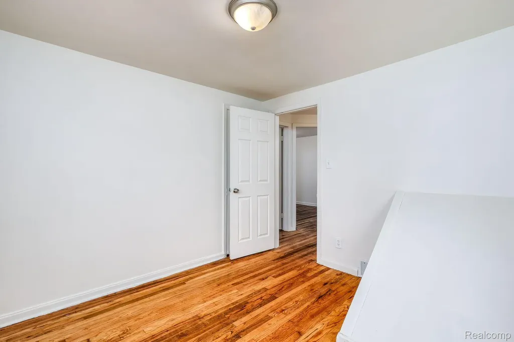 18500 Lindsay Street Detroit City MI 48235